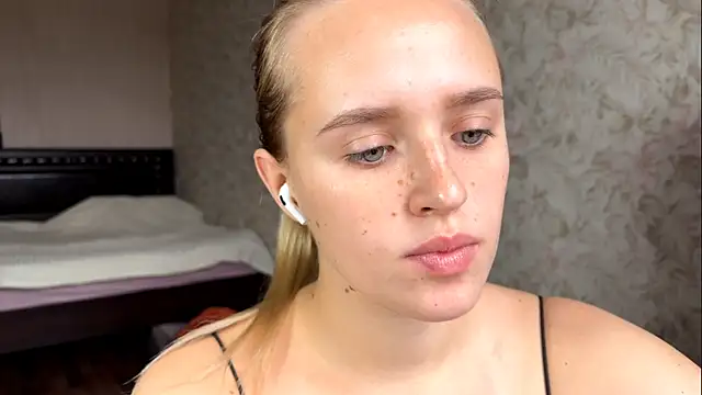 ElisabetLorney online show from 10/15/25, 08:47