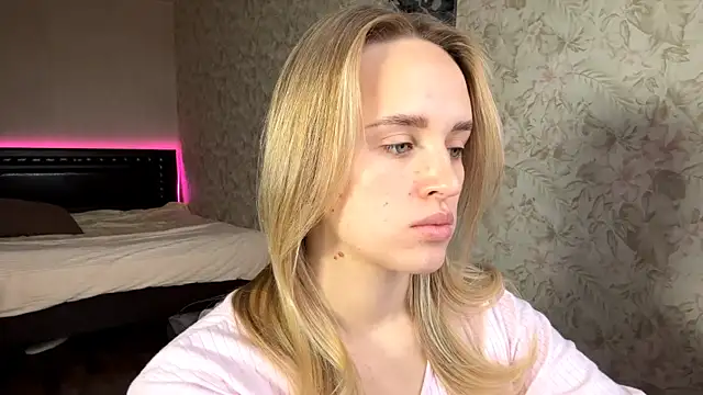 ElisabetLorney online show from 11/21/25, 08:13