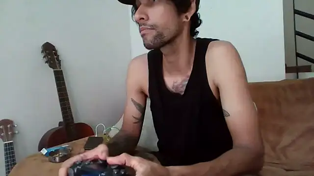 Alejandro92 cali online show from 06/13/26, 06:17