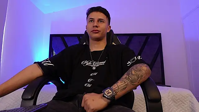 liaamsmiith  online show from 11/29/25, 12:41