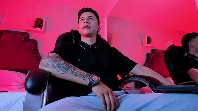 liaamsmiith  online show from 01/19/26, 12:42