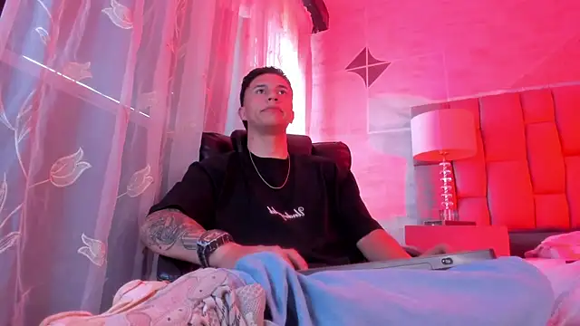 liaamsmiith  online show from 03/01/26, 12:29