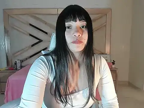 Snapshot of Zulema_R1 chatting on 09/08/25, 02:49 Zulema R1 online show from 09/08/25, 02:49