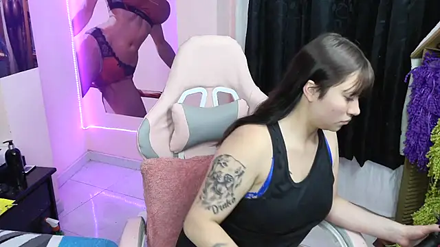 Zulema R1 online show from 02/25/26, 01:15