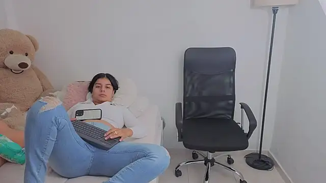 valerihouse online show from 10/16/25, 12:44