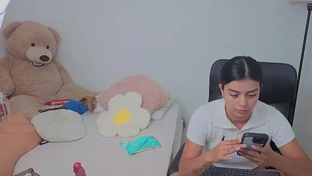 valerihouse online show from 10/18/25, 01:19