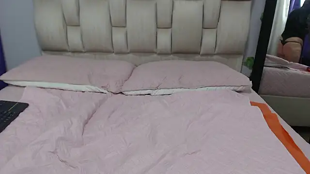 Snapshot of NoelleHartley chatting on 09/11/25, 12:38 NoelleHartley online show from 09/11/25, 12:38