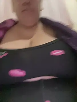 bruna438 online show from 04/30/26, 10:32