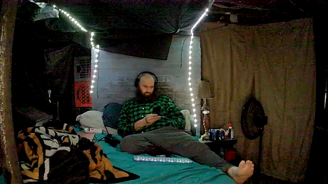 Cowboy815 online show from 11/21/25, 04:33