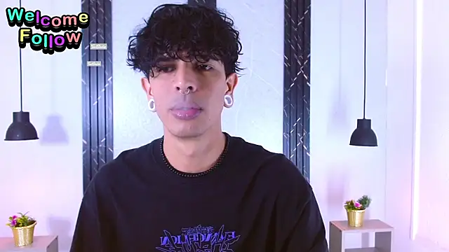 Franvill Trato online show from 09/23/25, 07:17