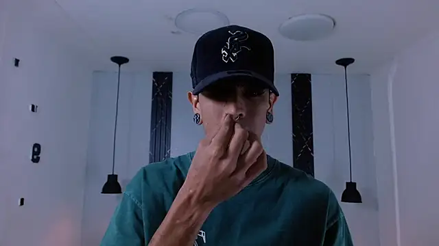 Franvill Trato online show from 11/04/25, 07:02