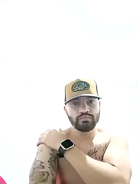 Snapshot of este_juan chatting on 11/23/25, 02:55 este juan online show from 11/23/25, 02:55