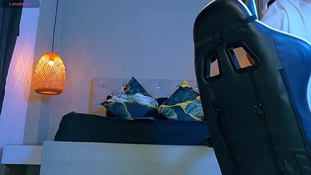 Thaiel Fosteer online show from 02/27/26, 07:08