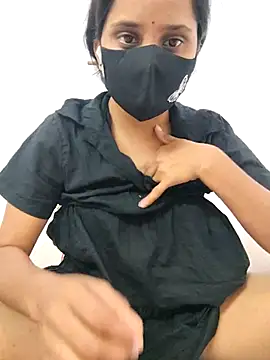 Snapshot of Miss_Riya20 chatting on 10/29/25, 03:42 Miss Riya20 online show from 10/29/25, 03:42