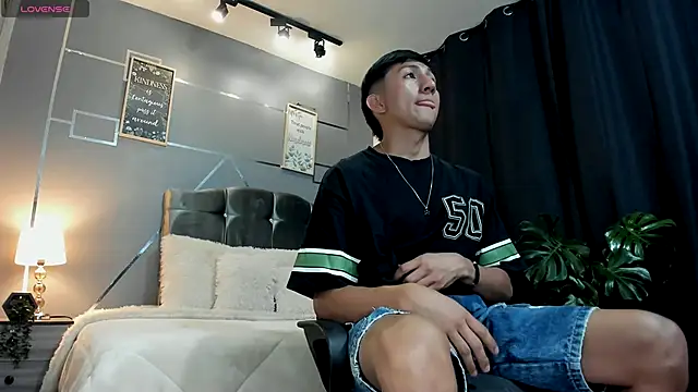 oliver mr  online show from 12/05/25, 08:16