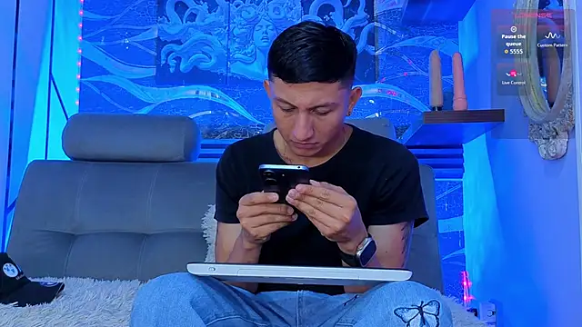 oliver mr  online show from 04/24/26, 07:27