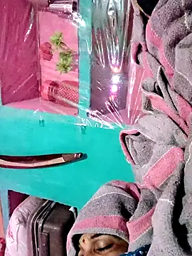 Pooja750 online show from 10/28/25, 06:32