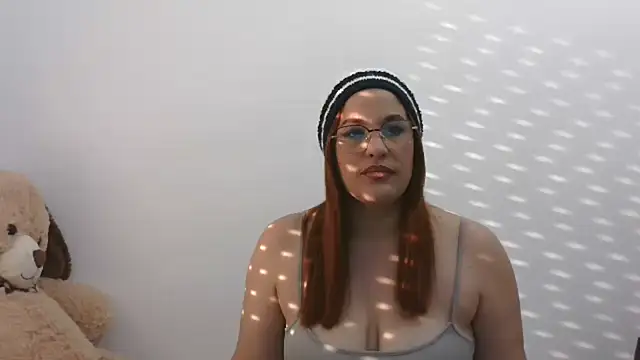 Snapshot of Cuquita83 chatting on 12/18/24, 09:25 Cuquita83 online show from 12/18/24, 09:25