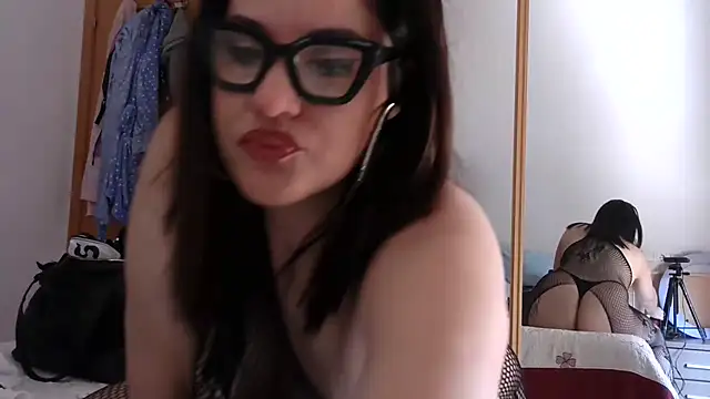 Snapshot of Cuquita83 chatting on 03/22/26, 11:46 Cuquita83 online show from 03/22/26, 11:46