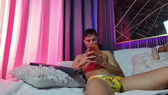 Snapshot of eroseliam chatting on 01/17/26, 07:06 eroseliam online show from 01/17/26, 07:06