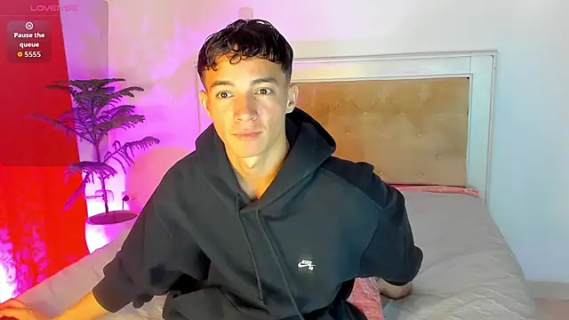 Snapshot of eroseliam chatting on 03/01/26, 02:57 eroseliam online show from 03/01/26, 02:57