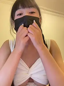 Snapshot of Minnie-2025 chatting on 03/13/26, 05:41 Minnie-2025 online show from 03/13/26, 05:41