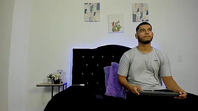 Snapshot of chatting on 03/09/26, 12:09 online show from 03/09/26, 12:09