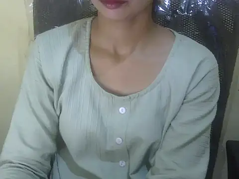 Snapshot of Rahat_S chatting on 10/21/25, 12:17 Rahat S online show from 10/21/25, 12:17