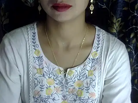 Snapshot of Rahat_S chatting on 10/28/25, 03:21 Rahat S online show from 10/28/25, 03:21