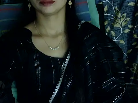 Snapshot of Rahat_S chatting on 10/29/25, 05:31 Rahat S online show from 10/29/25, 05:31