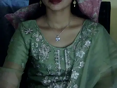 Snapshot of Rahat_S chatting on 01/15/26, 01:26 Rahat S online show from 01/15/26, 01:26