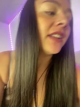 Snapshot of Gaby_7770 chatting on 05/25/26, 01:28 Gaby 7770 online show from 05/25/26, 01:28