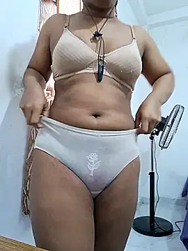 BeautyGirl sara online show from 06/18/26, 04:35