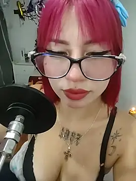 Snapshot of Kitty_Melodi chatting on 05/21/26, 11:39 Kitty Melodi online show from 05/21/26, 11:39