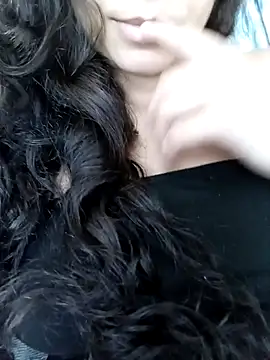 Snapshot of clarinha2 chatting on 10/12/25, 04:39 clarinha2 online show from 10/12/25, 04:39