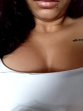 Snapshot of clarinha2 chatting on 10/14/25, 10:16 clarinha2 online show from 10/14/25, 10:16