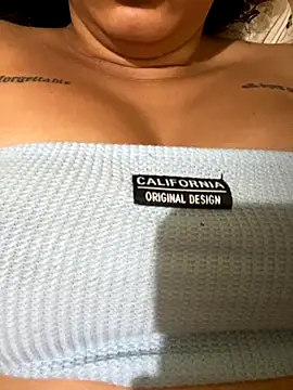 Snapshot of clarinha2 chatting on 11/30/25, 08:35 clarinha2 online show from 11/30/25, 08:35