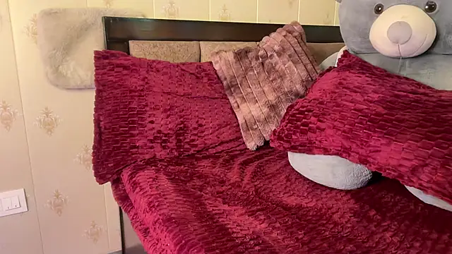 Snapshot of fairy_hot_ chatting on 02/20/26, 06:19 fairy hot online show from 02/20/26, 06:19