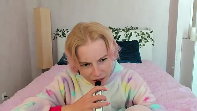 Pink Lila18 online show from 09/10/25, 08:14