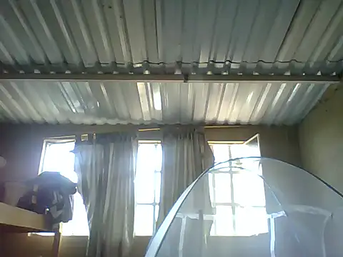 Snapshot of _Cristal chatting on 09/24/25, 05:16 Cristal online show from 09/24/25, 05:16