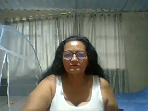 Snapshot of _Cristal chatting on 10/02/25, 11:50 Cristal online show from 10/02/25, 11:50