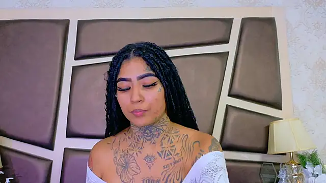EmilieLake online show from 05/01/26, 07:29