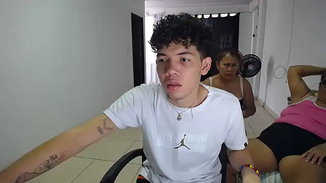 Snapshot of brutal_dirty_sex chatting on 09/08/25, 09:47 brutal dirty sex online show from 09/08/25, 09:47