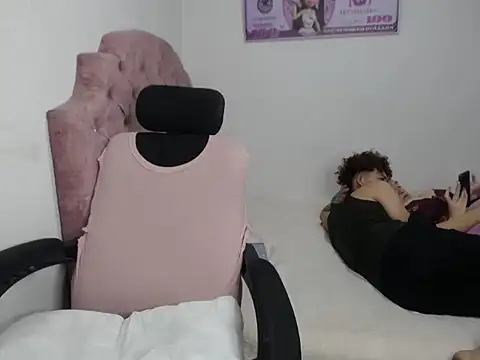 Snapshot of brutal_dirty_sex chatting on 12/21/25, 03:02 brutal dirty sex online show from 12/21/25, 03:02