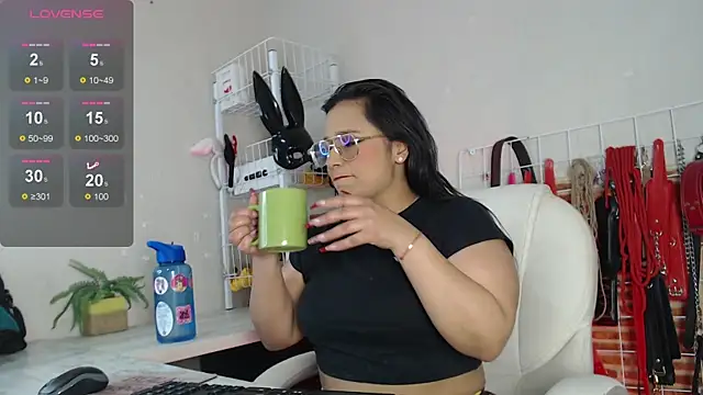  adahara queen online show from 12/19/25, 03:57