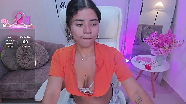 Snapshot of issi_loren chatting on 02/28/26, 03:46 issi loren online show from 02/28/26, 03:46