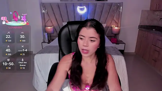 issi loren online show from 06/18/26, 11:58