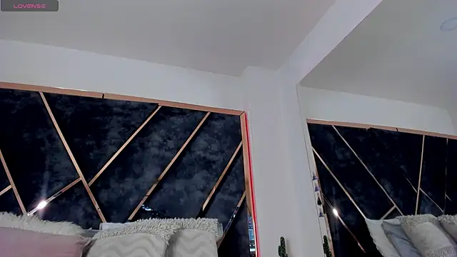 SusanaHenao online show from 12/03/25, 06:28