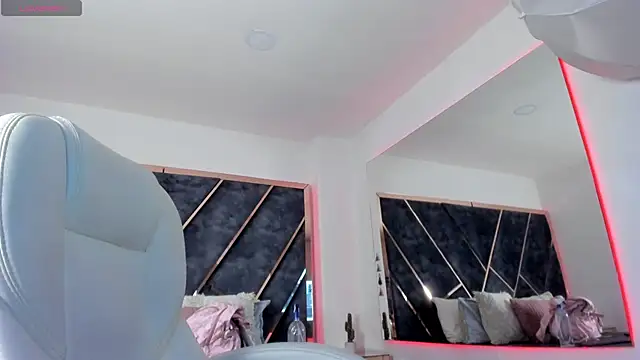 SusanaHenao online show from 03/18/26, 06:00