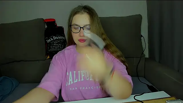 Snapshot of yourgem__ chatting on 12/19/25, 11:45 yourgem online show from 12/19/25, 11:45